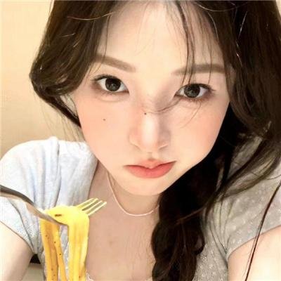 玛丽亚·莫雷纳 高清封面