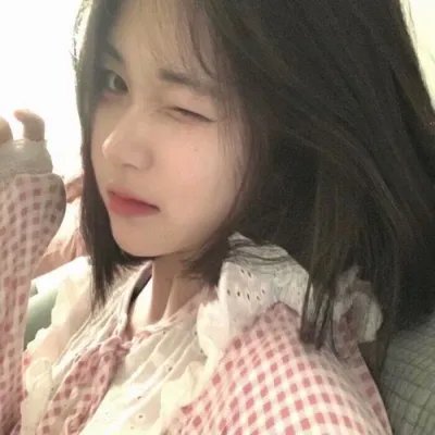 年轻的女王 高清封面